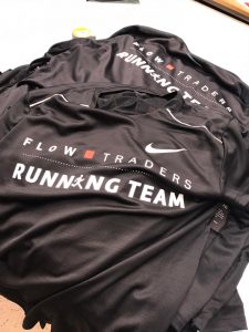Sportkleding met bedrukking voor Flow Traders - Textieldruk